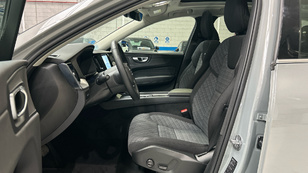 Volvo XC60 T6 Recharge Core AWD Auto 257 kW (350 CV) - 8 Volvo XC60 T6 Ocasión 257 KW (350CV) - 8