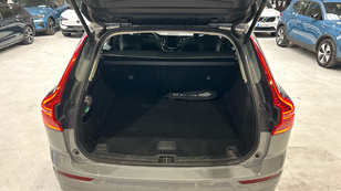 Volvo XC60 T6 Recharge Core AWD Auto 257 kW (350 CV) - 10 Volvo XC60 T6 Ocasión 257 KW (350CV) - 10