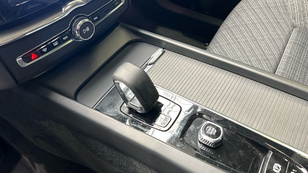 Volvo XC60 T6 Recharge Core AWD Auto 257 kW (350 CV) - 15 Volvo XC60 T6 Ocasión 257 KW (350CV) - 15