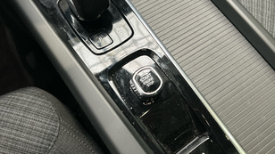 Volvo XC60 T6 Recharge Core AWD Auto 257 kW (350 CV) - 23 Volvo XC60 T6 Ocasión 257 KW (350CV) - 23