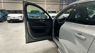 Volvo XC60 T6 Recharge Core AWD Auto 257 kW (350 CV) - 40 Volvo XC60 T6 Ocasión 257 KW (350CV) - 40