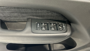 Volvo XC60 T6 Recharge Core AWD Auto 257 kW (350 CV) - 41 Volvo XC60 T6 Ocasión 257 KW (350CV) - 41
