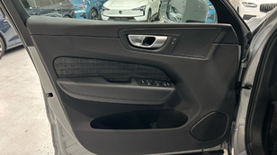 Volvo XC60 T6 Recharge Core AWD Auto 257 kW (350 CV) - 42 Volvo XC60 T6 Ocasión 257 KW (350CV) - 42
