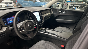 Volvo XC60 T6 Recharge Core AWD Auto 257 kW (350 CV) - 46 Volvo XC60 T6 Ocasión 257 KW (350CV) - 46