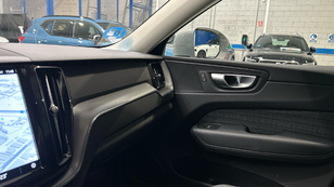 Volvo XC60 T6 Recharge Core AWD Auto 257 kW (350 CV) - 47 Volvo XC60 T6 Ocasión 257 KW (350CV) - 47