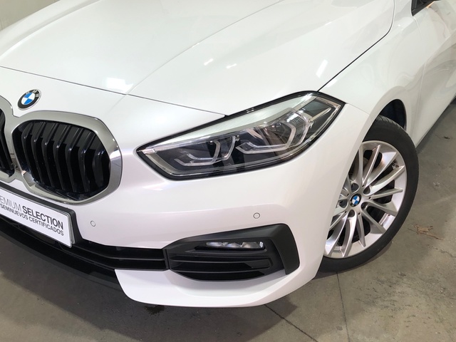 BMW Serie 1 118d color Blanco. Año 2021. 110KW(150CV). Diésel. En concesionario Movilnorte El Plantio de Madrid