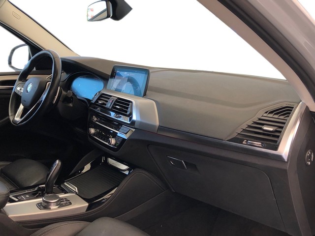 BMW X4 xDrive20d color Gris Plata. Año 2020. 140KW(190CV). Diésel. En concesionario Vehinter Getafe de Madrid