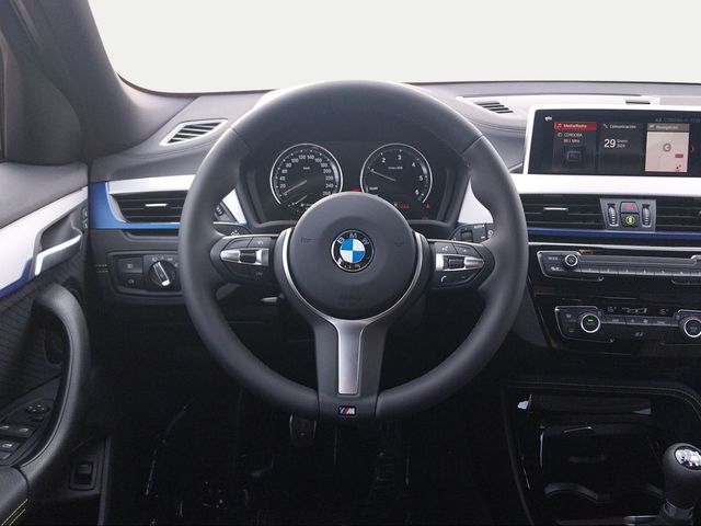 BMW X2 sDrive16d color Negro. Año 2024. 85KW(116CV). Diésel. En concesionario San Rafael Motor, S.L. de Córdoba