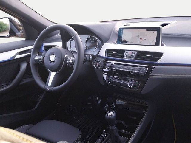 BMW X2 sDrive16d color Negro. Año 2024. 85KW(116CV). Diésel. En concesionario San Rafael Motor, S.L. de Córdoba