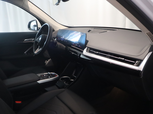 BMW iX1 xDrive30 color Blanco. Año 2025. 230KW(313CV). Eléctrico. En concesionario Pruna Motor de Barcelona