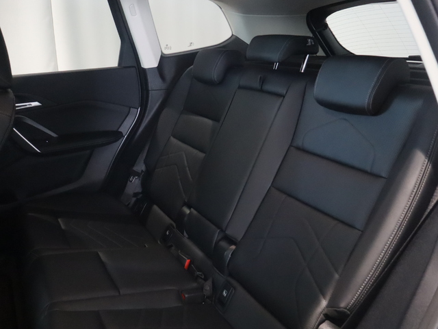 BMW iX1 xDrive30 color Blanco. Año 2025. 230KW(313CV). Eléctrico. En concesionario Pruna Motor de Barcelona