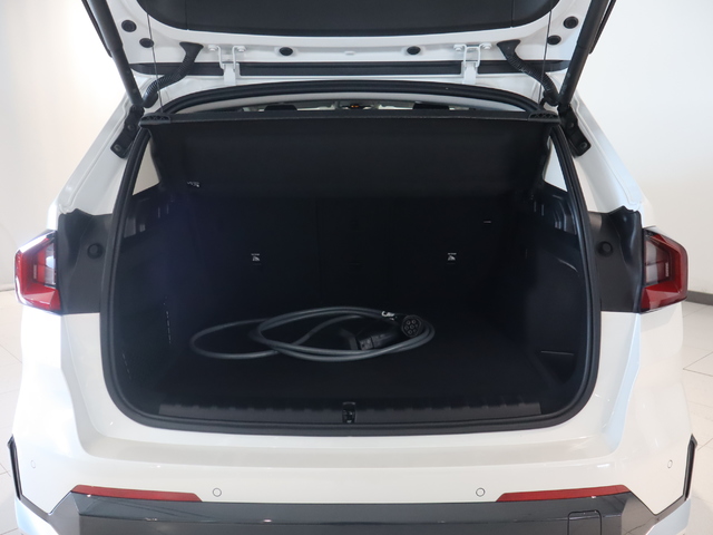 BMW iX1 xDrive30 color Blanco. Año 2025. 230KW(313CV). Eléctrico. En concesionario Pruna Motor de Barcelona