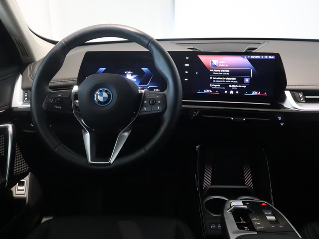 BMW iX1 xDrive30 color Blanco. Año 2025. 230KW(313CV). Eléctrico. En concesionario Pruna Motor de Barcelona