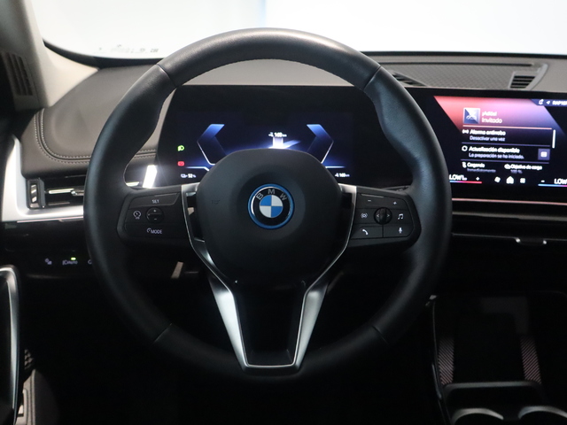 BMW iX1 xDrive30 color Blanco. Año 2025. 230KW(313CV). Eléctrico. En concesionario Pruna Motor de Barcelona