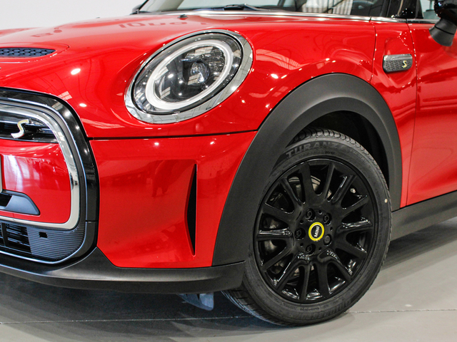 fotoG 5 del MINI MINI 3 Puertas Cooper SE 135 kW (184 CV) 184cv Eléctrico del 2023 en Barcelona