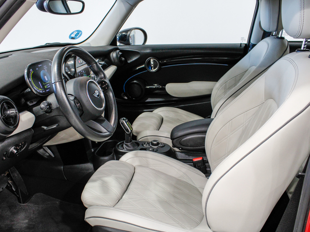 fotoG 10 del MINI MINI 3 Puertas Cooper SE 135 kW (184 CV) 184cv Eléctrico del 2023 en Barcelona