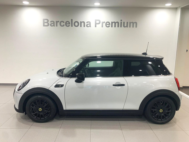 fotoG 2 del MINI MINI 3 Puertas Cooper SE 135 kW (184 CV) 184cv Eléctrico del 2022 en Barcelona