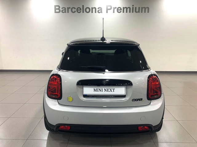 fotoG 4 del MINI MINI 3 Puertas Cooper SE 135 kW (184 CV) 184cv Eléctrico del 2022 en Barcelona