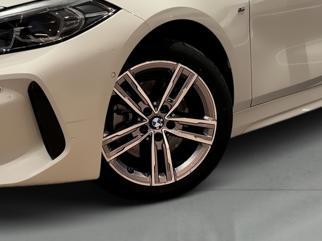 BMW Serie 1 118d color Blanco. Año 2024. 110KW(150CV). Diésel. En concesionario Automotor Premium Viso - Málaga de Málaga