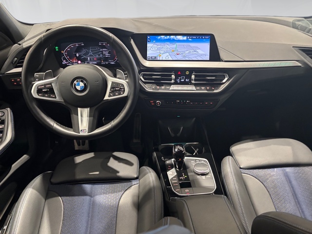 BMW Serie 1 118d color Blanco. Año 2024. 110KW(150CV). Diésel. En concesionario Automotor Premium Viso - Málaga de Málaga