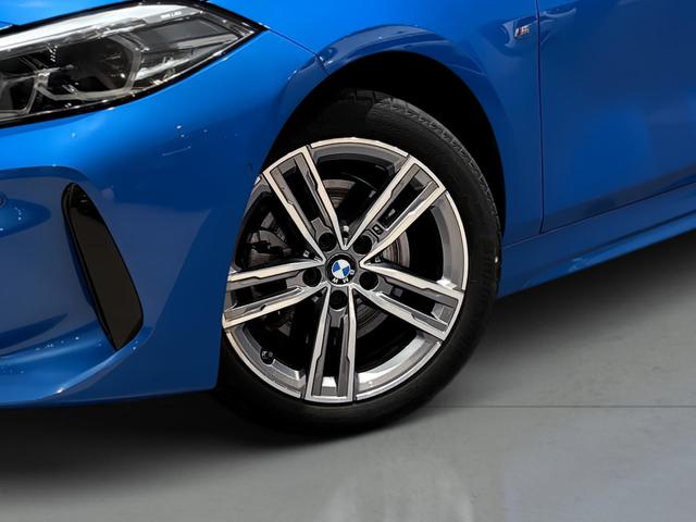BMW Serie 1 118d color Azul. Año 2024. 110KW(150CV). Diésel. En concesionario Automotor Premium Viso - Málaga de Málaga
