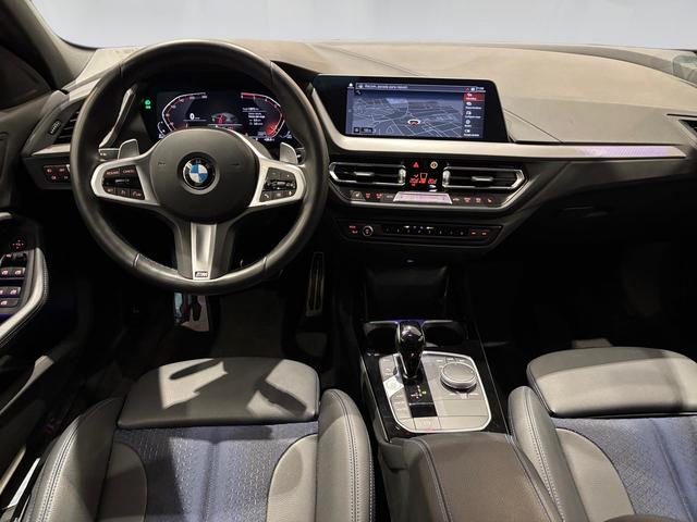 BMW Serie 1 118d color Azul. Año 2024. 110KW(150CV). Diésel. En concesionario Automotor Premium Viso - Málaga de Málaga