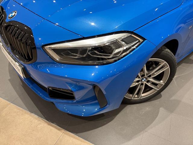 BMW Serie 1 118d color Azul. Año 2024. 110KW(150CV). Diésel. En concesionario Automotor Premium Viso - Málaga de Málaga