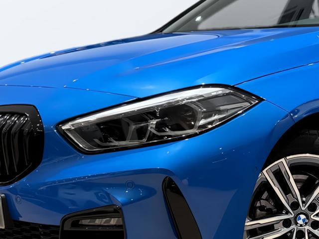 BMW Serie 1 118d color Azul. Año 2024. 110KW(150CV). Diésel. En concesionario Automotor Premium Viso - Málaga de Málaga