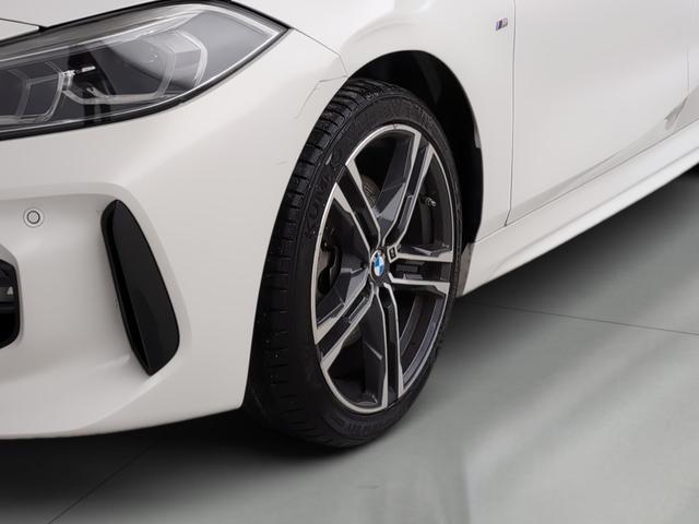 BMW Serie 1 118i color Blanco. Año 2024. 103KW(140CV). Gasolina. En concesionario Automotor Premium Viso - Málaga de Málaga