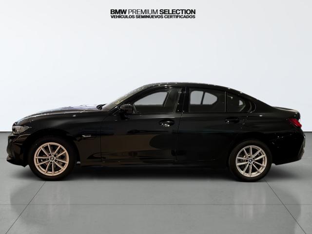 BMW Serie 3 320e color Negro. Año 2025. 150KW(204CV). Híbrido Electro/Gasolina. En concesionario Automotor Costa, S.L.U. de Almería