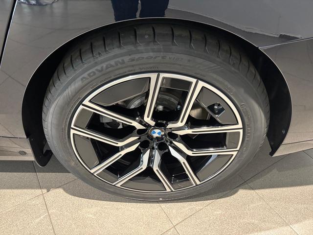 BMW Serie 7 750e color Negro. Año 2025. 360KW(489CV). Híbrido Electro/Gasolina. En concesionario Automotor Costa, S.L.U. de Almería