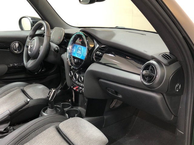 fotoG 7 del MINI MINI Cabrio Cooper 100 kW (136 CV) 136cv Gasolina del 2024 en Madrid