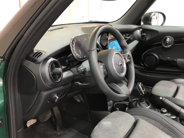 fotoG 10 del MINI MINI Cabrio Cooper 100 kW (136 CV) 136cv Gasolina del 2024 en Madrid