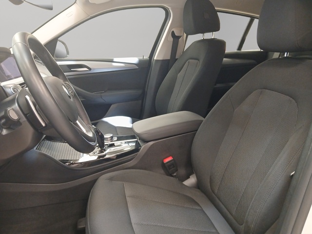 BMW X4 xDrive20d color Blanco. Año 2021. 140KW(190CV). Diésel. En concesionario ALZIRA Automoviles Fersan, S.A. de Valencia