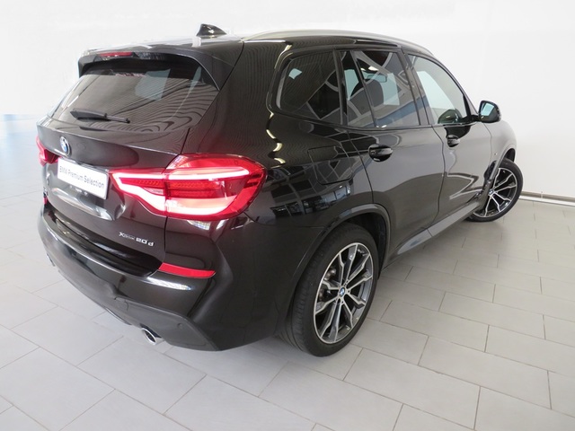 BMW X3 xDrive20d color Negro. Año 2021. 140KW(190CV). Diésel. En concesionario Lugauto S.A. de Lugo