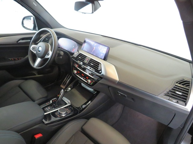 BMW X3 xDrive20d color Negro. Año 2021. 140KW(190CV). Diésel. En concesionario Lugauto S.A. de Lugo