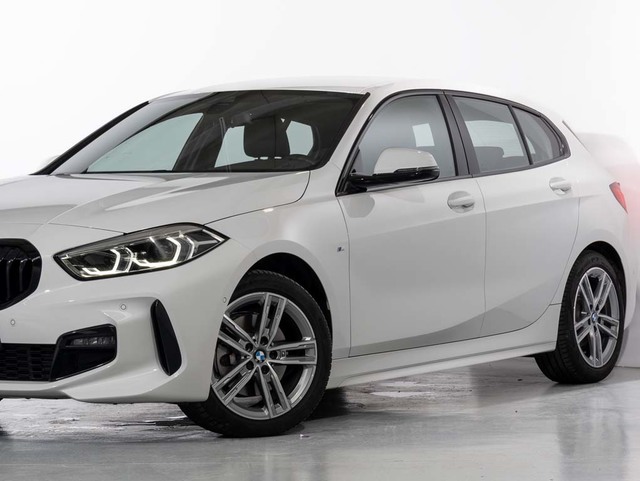 BMW Serie 1 116d color Blanco. Año 2024. 85KW(116CV). Diésel. En concesionario Oliva Motor Girona de Girona
