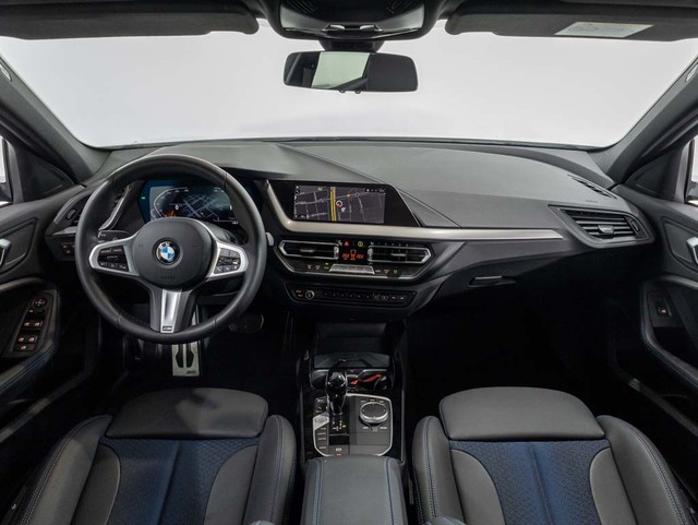 BMW Serie 1 116d color Blanco. Año 2024. 85KW(116CV). Diésel. En concesionario Oliva Motor Girona de Girona