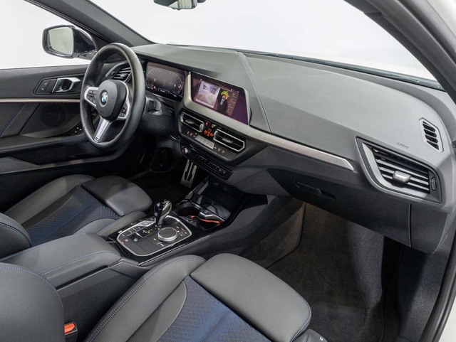 BMW Serie 1 116d color Blanco. Año 2024. 85KW(116CV). Diésel. En concesionario Oliva Motor Girona de Girona