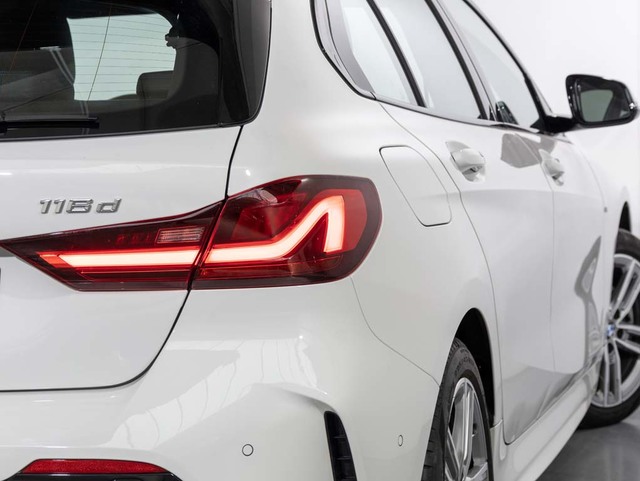 BMW Serie 1 116d color Blanco. Año 2024. 85KW(116CV). Diésel. En concesionario Oliva Motor Girona de Girona