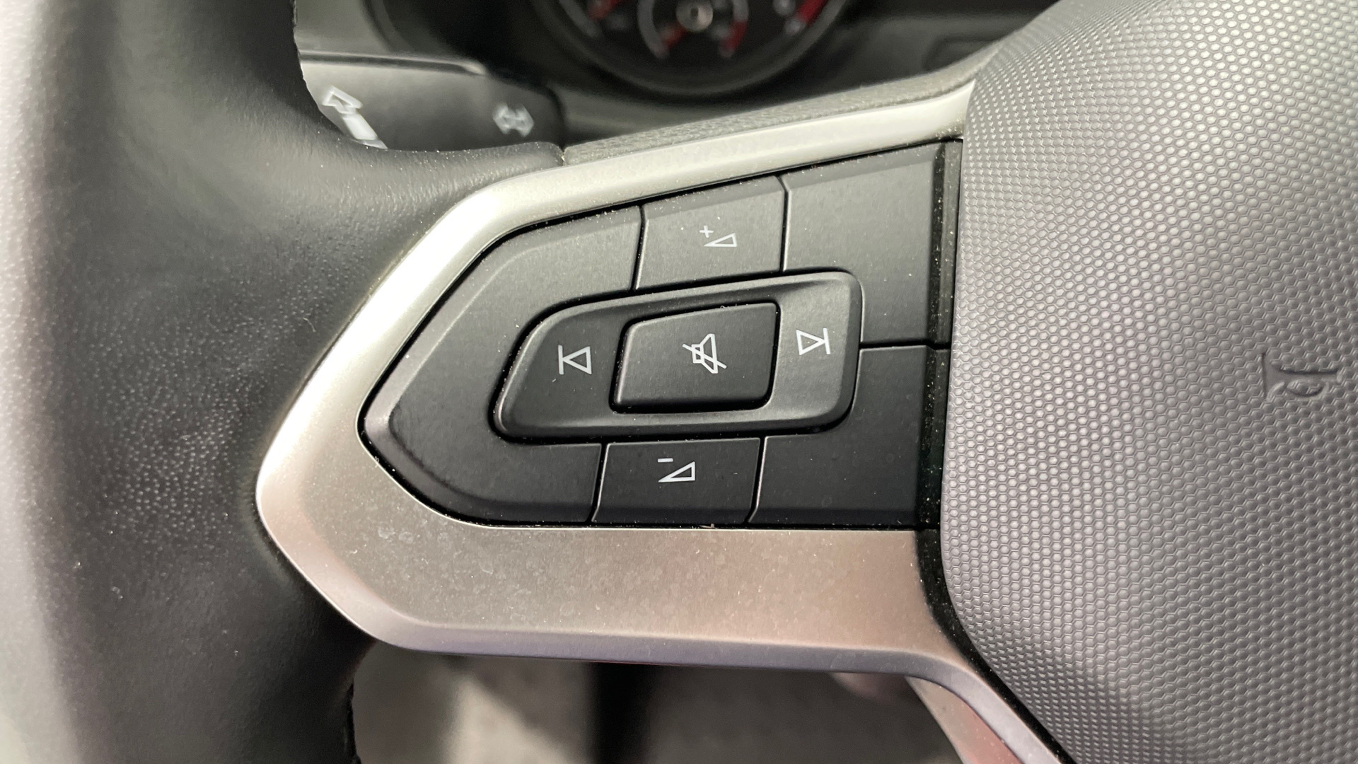 Volkswagen Caravelle 2.0 TDI - 9