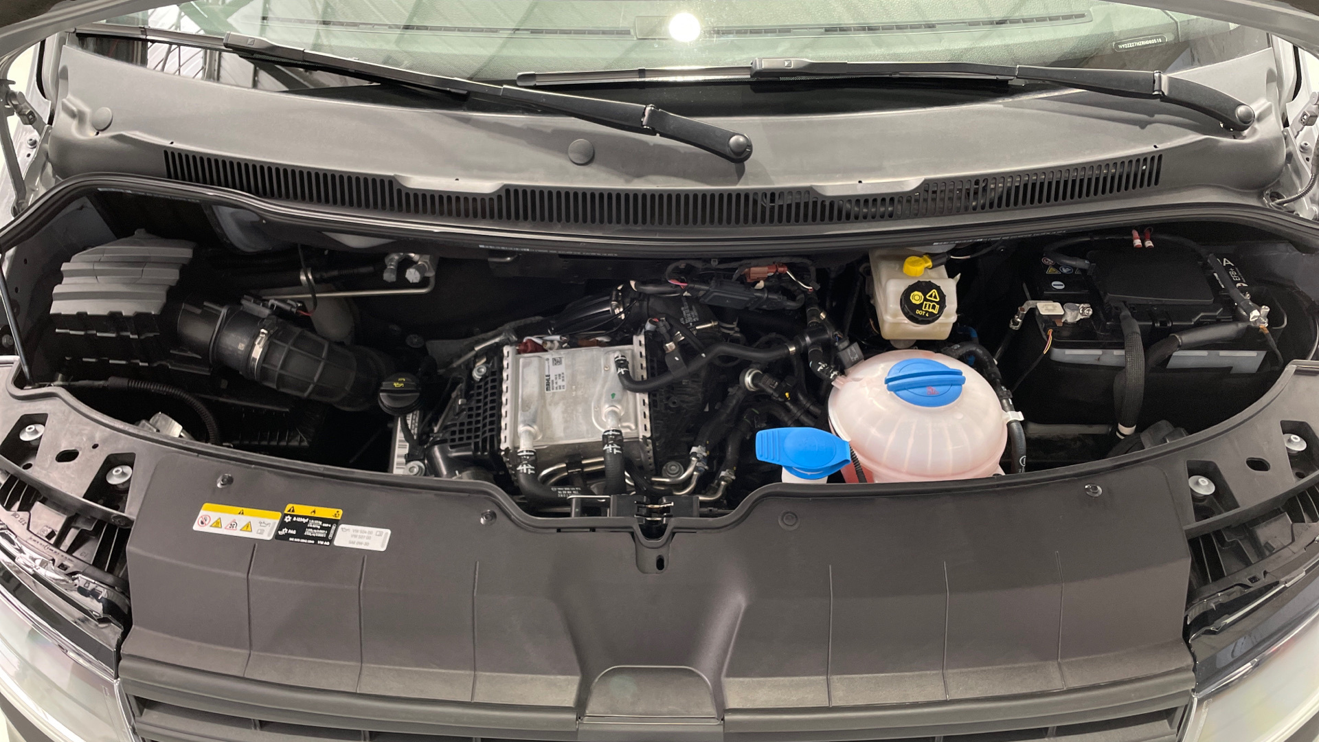 Volkswagen Caravelle 2.0 TDI - 14