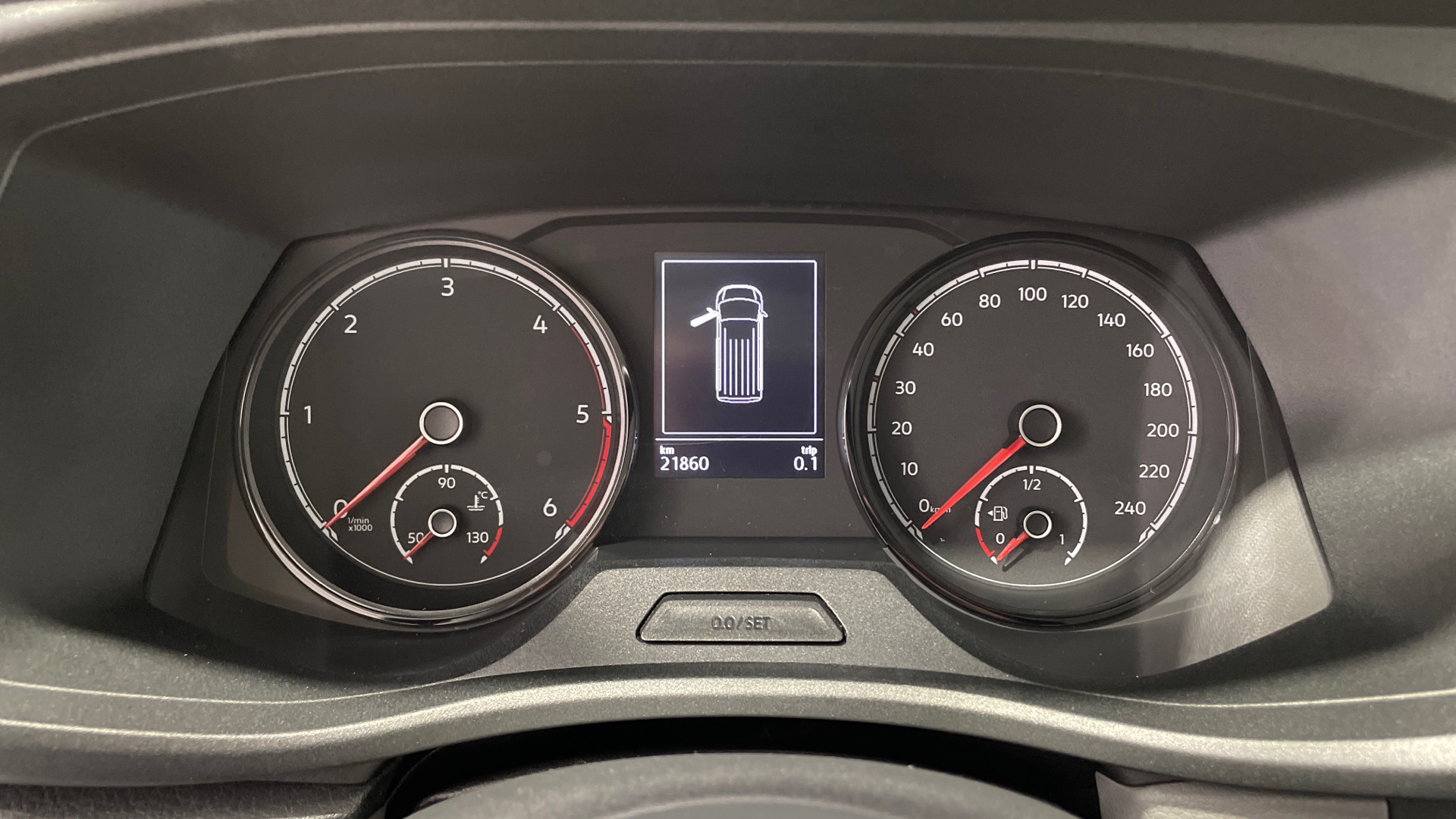 Volkswagen Caravelle 2.0 TDI - 17