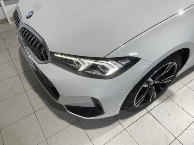 BMW Serie 3 320d Touring color Blanco. Año 2024. 140KW(190CV). Diésel. En concesionario Hispamovil Elche de Alicante