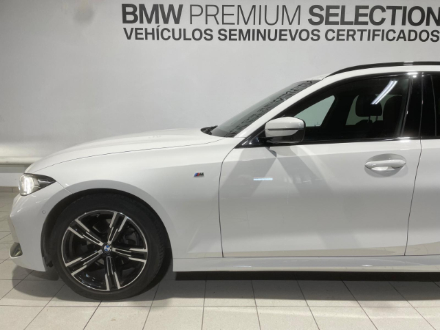 BMW Serie 3 320d Touring color Blanco. Año 2024. 140KW(190CV). Diésel. En concesionario Hispamovil Elche de Alicante