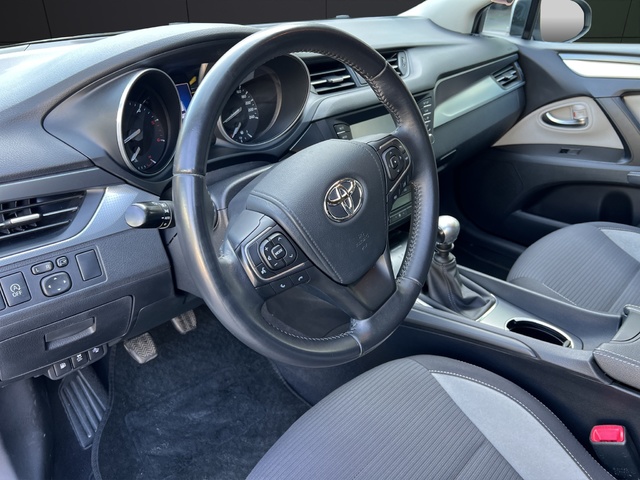 Toyota Avensis 150D Touring Sports Executive 105 kW (143 CV)
