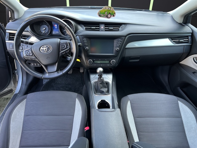 Toyota Avensis 150D Touring Sports Executive 105 kW (143 CV)