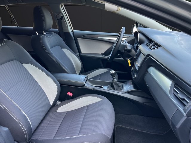 Toyota Avensis 150D Touring Sports Executive 105 kW (143 CV)