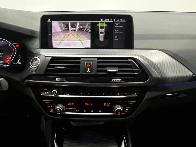 BMW X3 xDrive20d color Blanco. Año 2021. 140KW(190CV). Diésel. En concesionario Unicars Ponent de Lleida