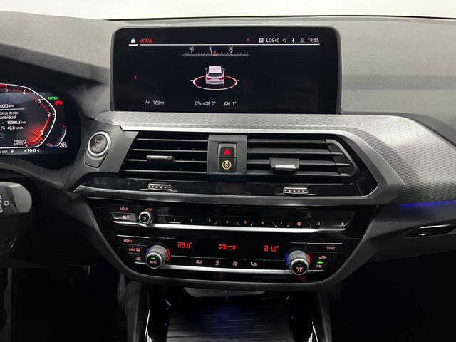 BMW X3 xDrive20d color Blanco. Año 2021. 140KW(190CV). Diésel. En concesionario Unicars Ponent de Lleida